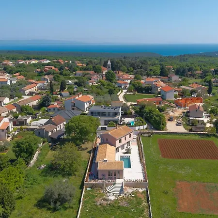 Modern Istrian Da Ella - By Istrabook